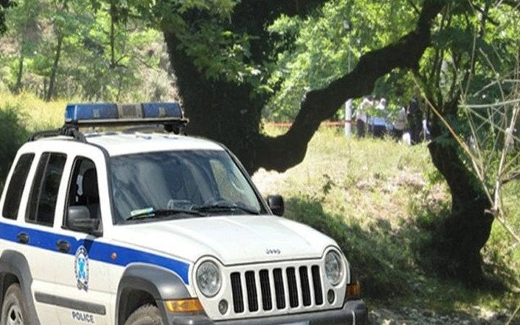 Πρωτοφανές συμβάν κακοποίησης: Πατέρας στα Τρίκαλα έδεσε το παιδί του στην καρότσα και να το έσερνε